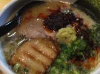 麺屋海猫の辛い白湯塩ラーメン